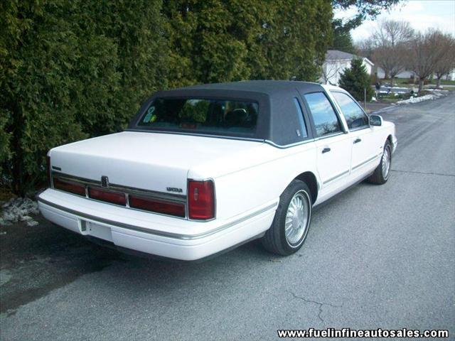 Lincoln Town Car 1995 photo 1