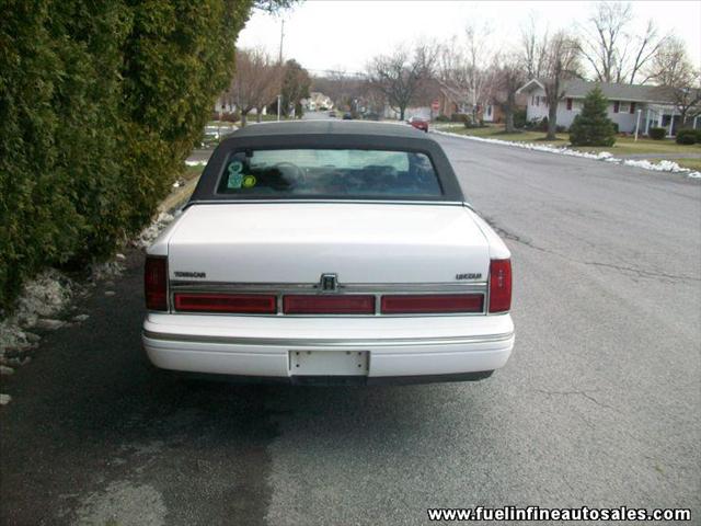 Lincoln Town Car 1995 photo 2