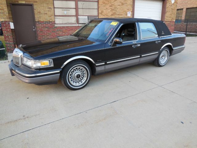 Lincoln Town Car 1996 photo 1