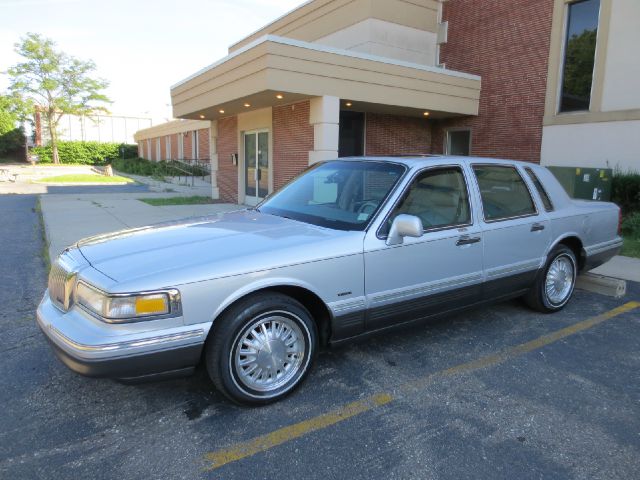 Lincoln Town Car 1996 photo 2