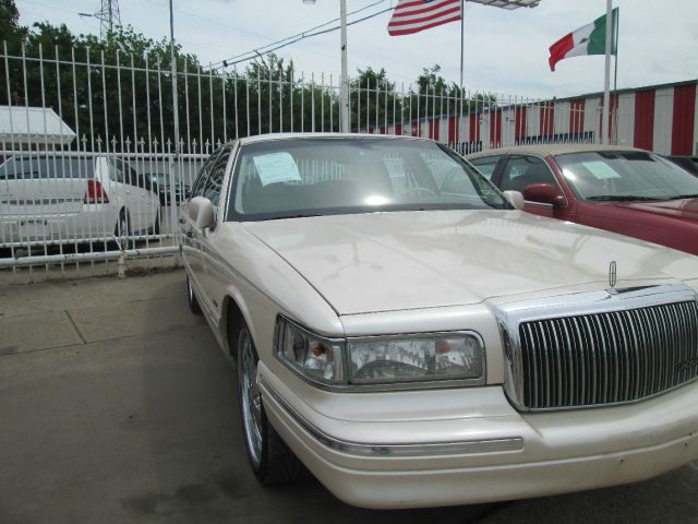 Lincoln Town Car 1996 photo 1