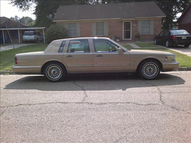 Lincoln Town Car 1996 photo 1