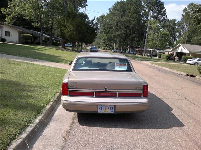 Lincoln Town Car 1996 photo 3