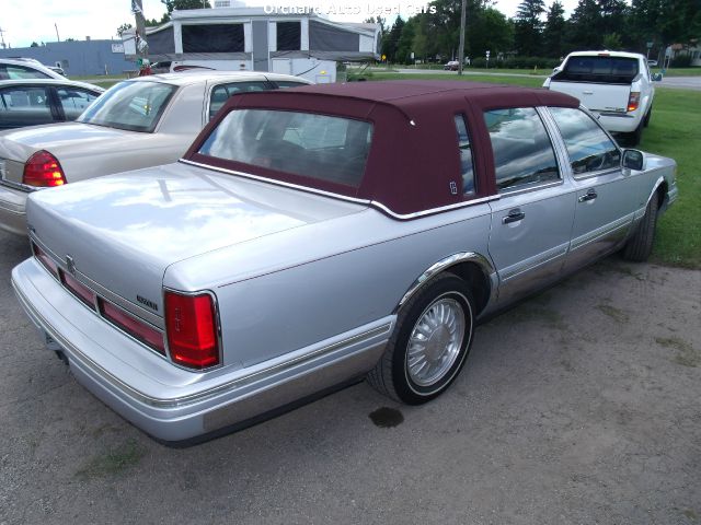 Lincoln Town Car 1996 photo 2