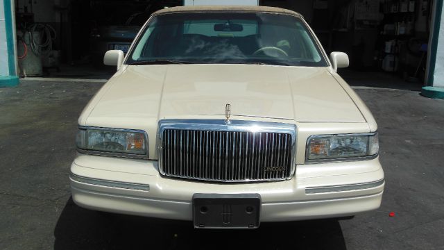 Lincoln Town Car 1996 photo 1