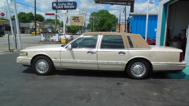 Lincoln Town Car 1996 photo 2