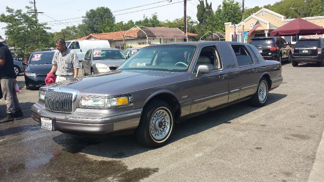 Lincoln Town Car 1996 photo 1