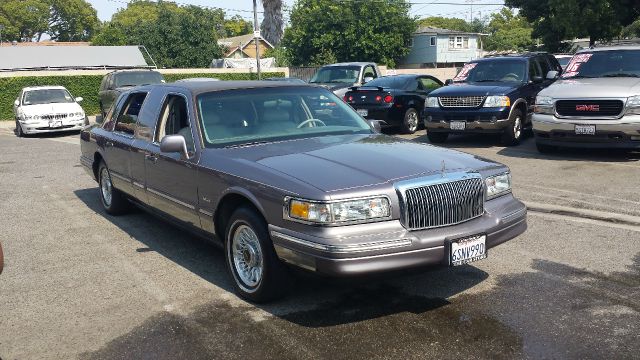 Lincoln Town Car 1996 photo 2