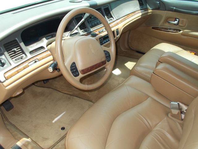 Lincoln Town Car 1996 photo 2