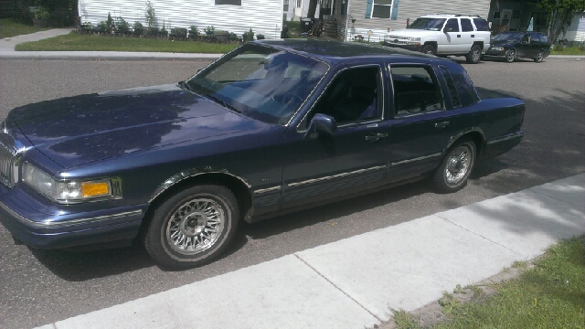 Lincoln Town Car 1996 photo 1