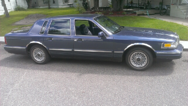 Lincoln Town Car 1996 photo 3