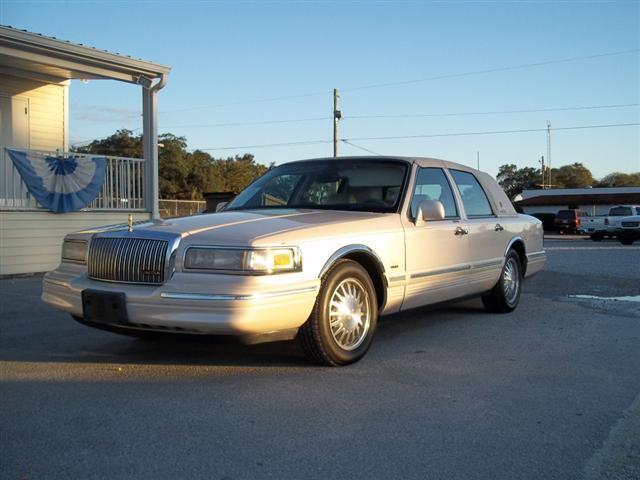 Lincoln Town Car Unknown Sedan