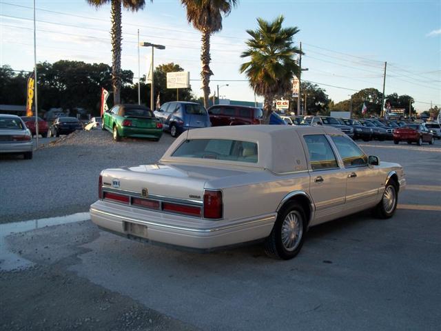 Lincoln Town Car 1996 photo 4