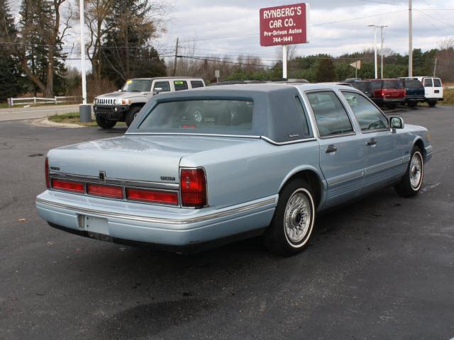 Lincoln Town Car 1997 photo 2