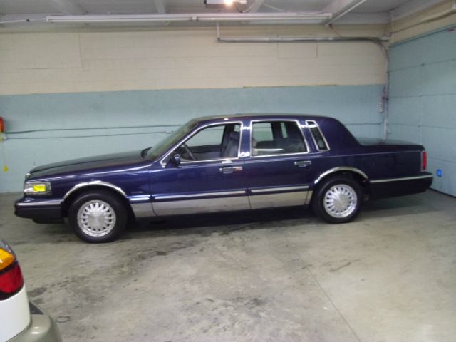 Lincoln Town Car 1997 photo 2