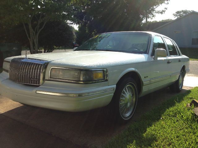 Lincoln Town Car 1997 photo 1