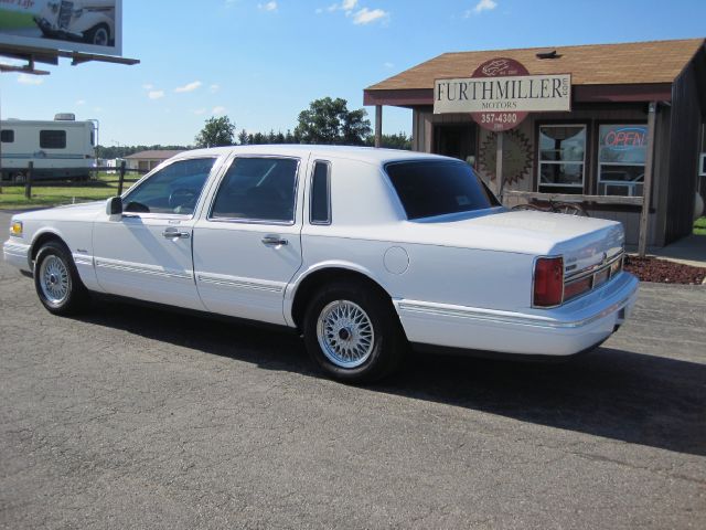 Lincoln Town Car 1997 photo 3