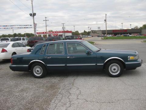 Lincoln Town Car 1997 photo 2