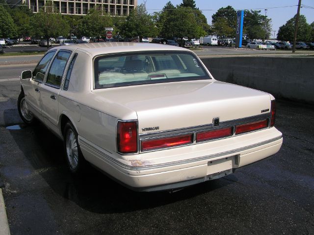 Lincoln Town Car 1997 photo 2