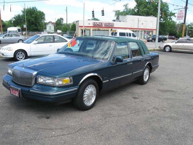 Lincoln Town Car 1997 photo 17