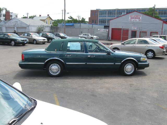 Lincoln Town Car 1997 photo 18