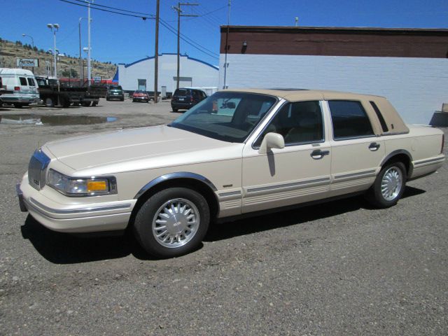 Lincoln Town Car ZR-2 Extended Cab Sedan