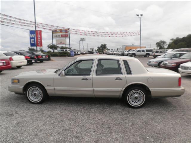 Lincoln Town Car Unknown Sedan