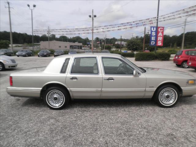 Lincoln Town Car 1997 photo 2