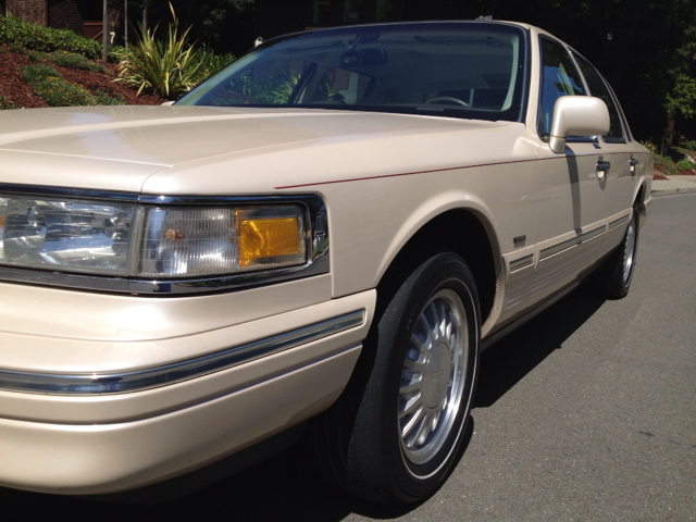 Lincoln Town Car 1997 photo 4