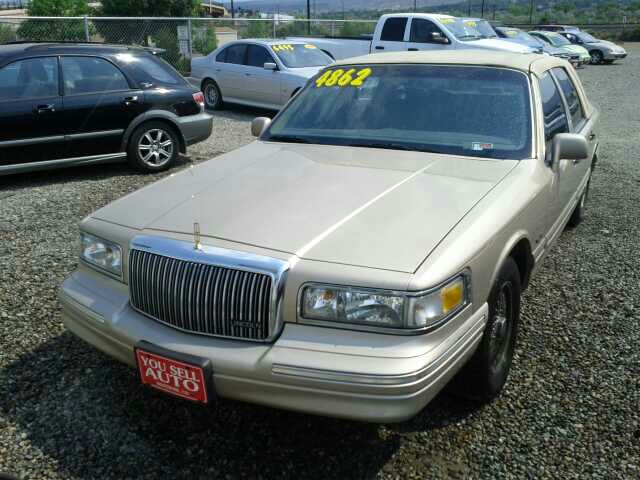 Lincoln Town Car 1997 photo 3