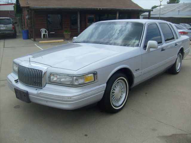 Lincoln Town Car 1997 photo 1