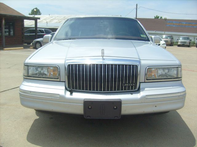 Lincoln Town Car 1997 photo 2