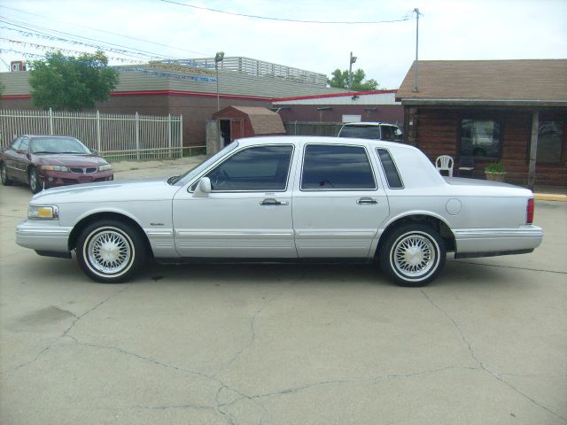 Lincoln Town Car 1997 photo 3