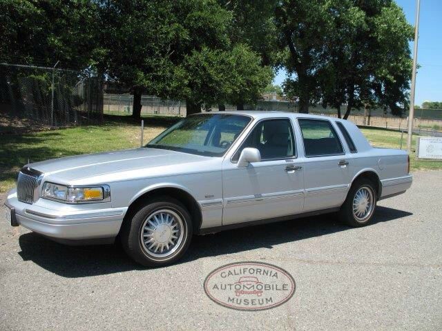 Lincoln Town Car 1997 photo 3