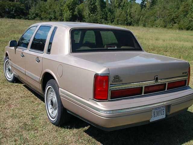 Lincoln Town Car 1997 photo 3