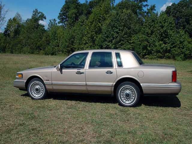 Lincoln Town Car 1997 photo 4