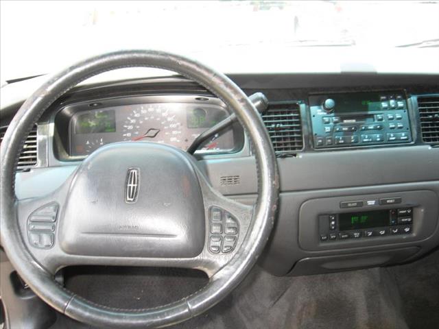 Lincoln Town Car 1998 photo 3