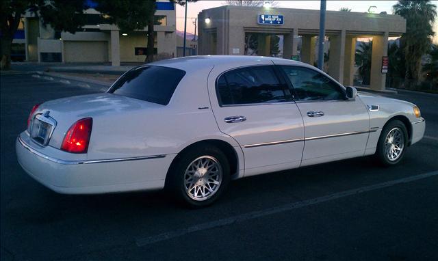 Lincoln Town Car 1998 photo 1