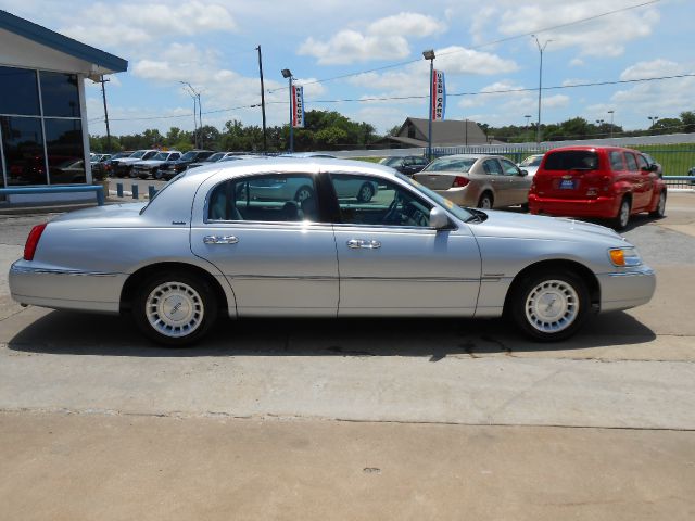 Lincoln Town Car 1998 photo 2