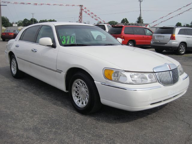 Lincoln Town Car 1998 photo 1