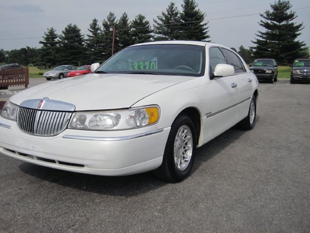 Lincoln Town Car 1998 photo 2