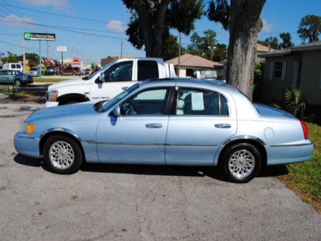 Lincoln Town Car 1998 photo 1