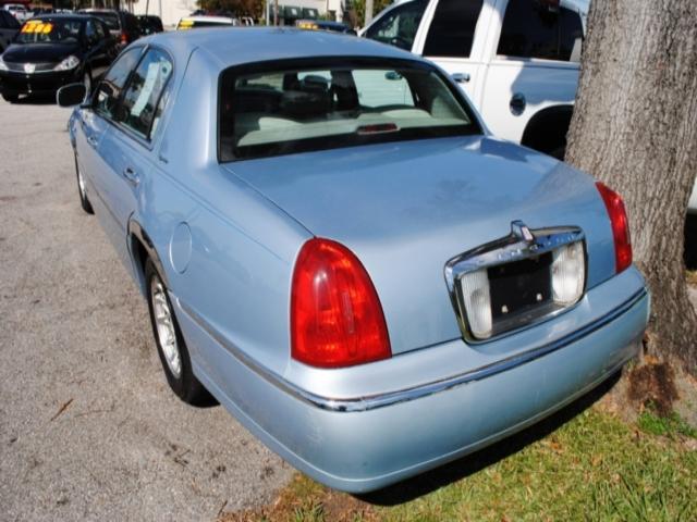 Lincoln Town Car 1998 photo 2