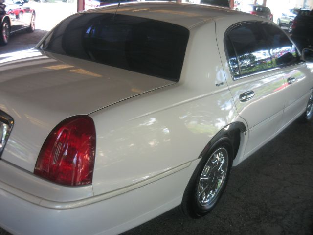 Lincoln Town Car 1998 photo 1