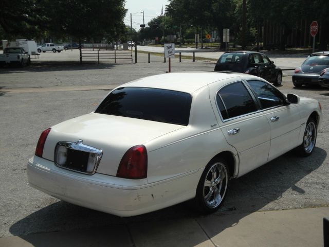 Lincoln Town Car 1998 photo 3