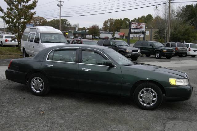 Lincoln Town Car 1998 photo 2