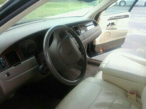 Lincoln Town Car 1998 photo 2