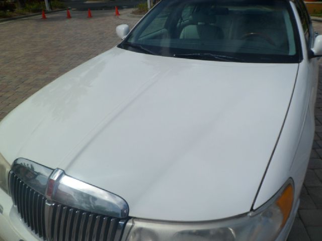 Lincoln Town Car 1998 photo 1