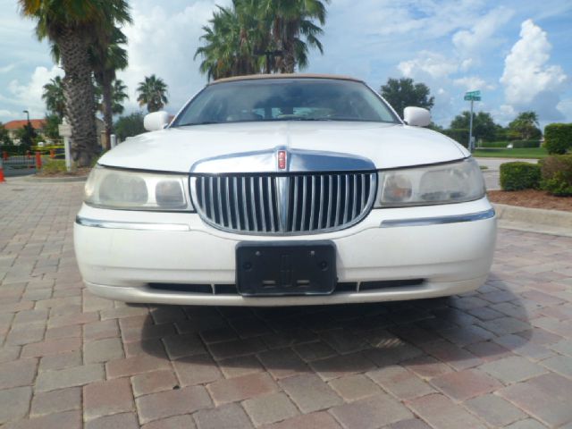 Lincoln Town Car 1998 photo 2