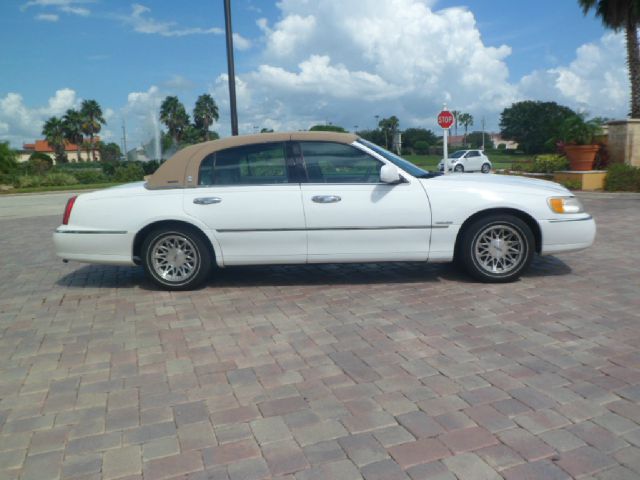 Lincoln Town Car 1998 photo 4